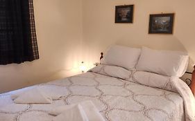 Cozy Apartment In Nea Kios